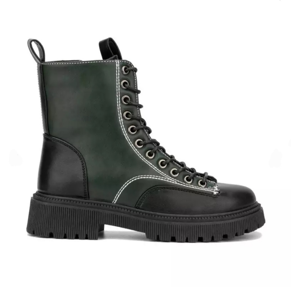 NWT Color Blocked Lace Up Boots